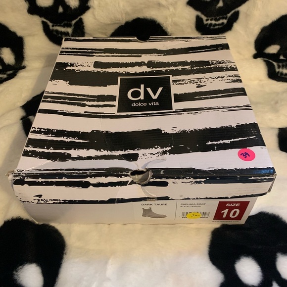 NWT DOLCE VITA CHELSEA BOOT
STYLLI LEIGHA
SIZE 10 - Picture 2 of 10